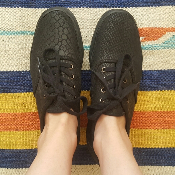 *SOLD* Black platform sneakers Divided H&M scales - Picture 4 of 9